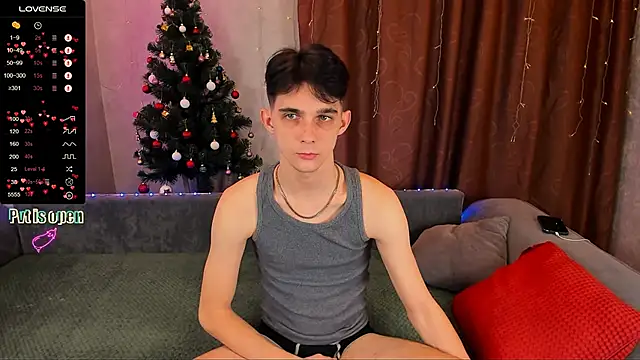 Snapshot of Aaron_Boom chatting on December 15, 2025, 10:59 pm Aaron Boom online show from December 15, 2025, 10:59 pm