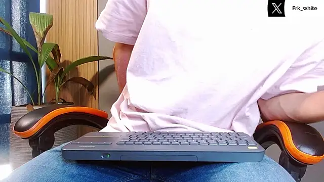 Snapshot of Mr_WhiteCock chatting on October 19, 2025, 7:38 pm Mr WhiteCock online show from October 19, 2025, 7:38 pm