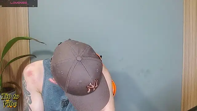 Snapshot of Mr_WhiteCock chatting on November 23, 2025, 7:35 pm Mr WhiteCock online show from November 23, 2025, 7:35 pm