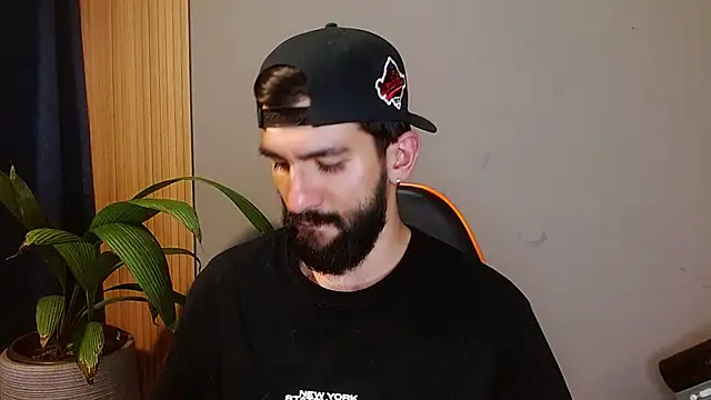 Snapshot of Mr_WhiteCock chatting on September 10, 2025, 12:09 am Mr WhiteCock online show from September 10, 2025, 12:09 am