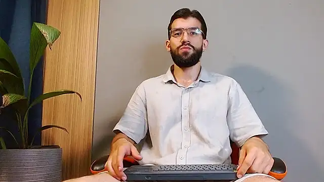 Snapshot of Mr_WhiteCock chatting on September 18, 2025, 10:57 pm Mr WhiteCock online show from September 18, 2025, 10:57 pm