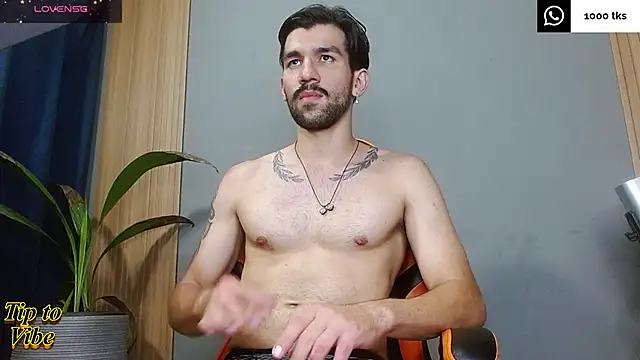 Snapshot of Mr_WhiteCock chatting on December 16, 2025, 1:54 am Mr WhiteCock online show from December 16, 2025, 1:54 am