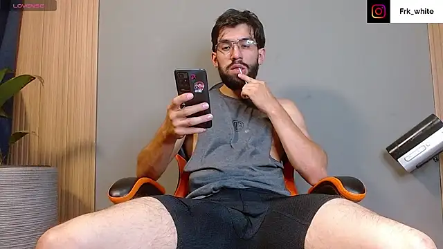 Snapshot of Mr_WhiteCock chatting on September 24, 2025, 12:40 am Mr WhiteCock online show from September 24, 2025, 12:40 am