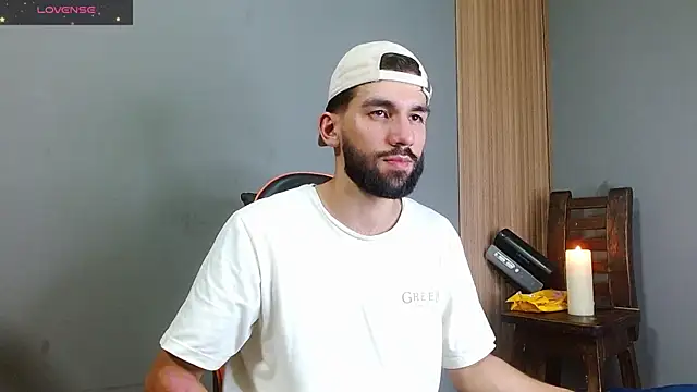 Snapshot of Mr_WhiteCock chatting on October 16, 2025, 11:57 pm Mr WhiteCock online show from October 16, 2025, 11:57 pm