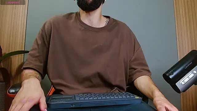 Snapshot of Mr_WhiteCock chatting on October 24, 2025, 12:20 am Mr WhiteCock online show from October 24, 2025, 12:20 am