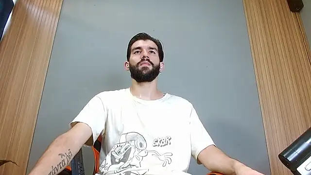 Snapshot of Mr_WhiteCock chatting on November 9, 2025, 8:24 pm Mr WhiteCock online show from November 9, 2025, 8:24 pm