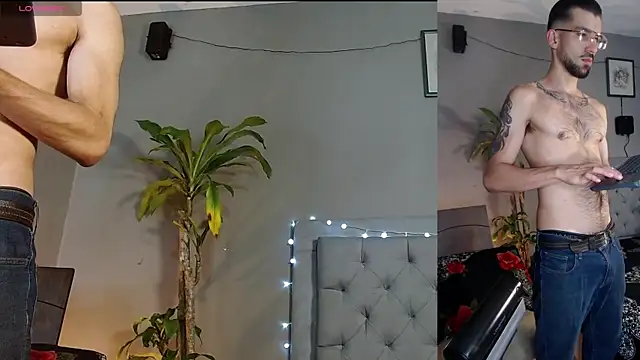 Snapshot of Mr_WhiteCock chatting on March 14, 2025, 1:27 am Mr WhiteCock online show from March 14, 2025, 1:27 am