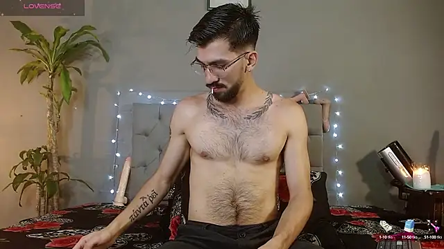 Snapshot of Mr_WhiteCock chatting on March 4, 2025, 10:16 pm Mr WhiteCock online show from March 4, 2025, 10:16 pm