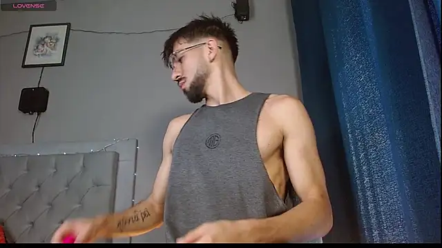 Snapshot of Mr_WhiteCock chatting on March 16, 2025, 3:17 pm Mr WhiteCock online show from March 16, 2025, 3:17 pm