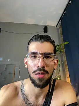 Snapshot of Mr_WhiteCock chatting on March 20, 2025, 11:02 pm Mr WhiteCock online show from March 20, 2025, 11:02 pm