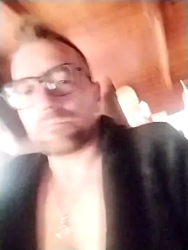 Snapshot of tomee83 chatting on November 12, 2025, 6:50 am tomee83 online show from November 12, 2025, 6:50 am