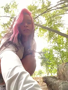 Snapshot of sarah_salis_ chatting on November 19, 2025, 7:03 pm sarah salis online show from November 19, 2025, 7:03 pm