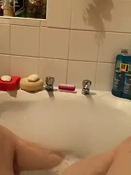 Snapshot of Russell1508 chatting on October 7, 2025, 5:58 pm Russell1508 online show from October 7, 2025, 5:58 pm