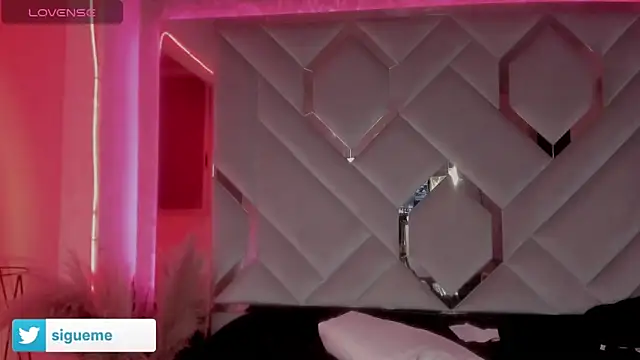 Sara Foxx1 online show from February 15, 2026, 9:47 pm