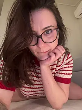 Its Jade online show from April 20, 2026, 8:43 pm