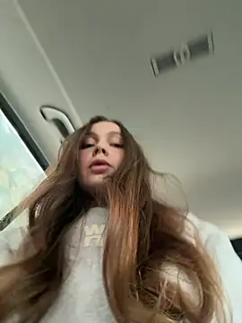 nicole111 online show from February 10, 2026, 6:56 am