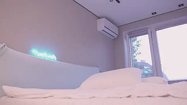 Snapshot of NinaMint chatting on September 26, 2025, 3:30 pm NinaMint online show from September 26, 2025, 3:30 pm