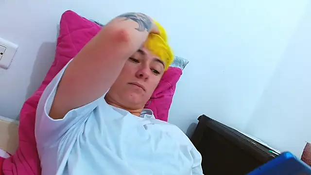 tomboyblue online show from December 18, 2025, 8:23 pm