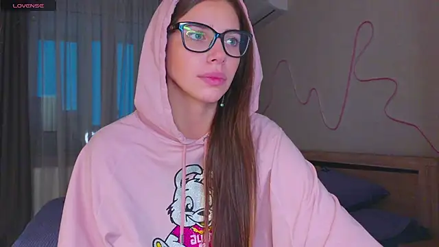 Snapshot of Elika_Foxxx chatting on February 15, 2025, 12:11 pm Elika Foxxx online show from February 15, 2025, 12:11 pm