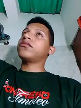 Snapshot of Fuenmayor40 chatting on December 15, 2025, 5:24 am Fuenmayor40 online show from December 15, 2025, 5:24 am