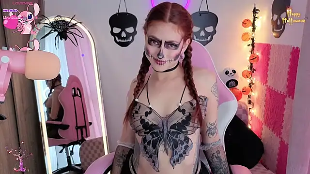 violet ch online show from October 20, 2025, 6:52 pm