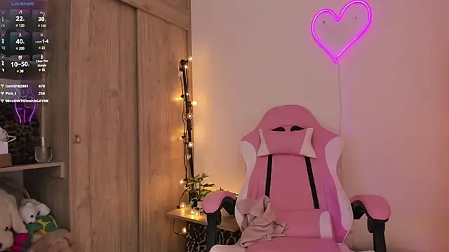 violet ch online show from March 11, 2025, 8:42 pm