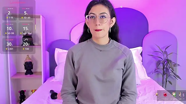 SophieGomez22 online show from November 19, 2025, 11:21 am