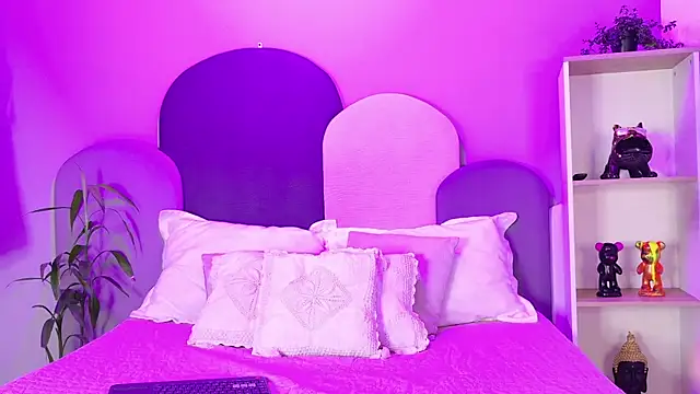 Snapshot of SophieGomez22 chatting on April 17, 2026, 11:46 am SophieGomez22 online show from April 17, 2026, 11:46 am