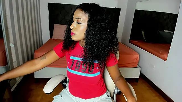 rebeca cortez  online show from March 14, 2025, 3:37 am