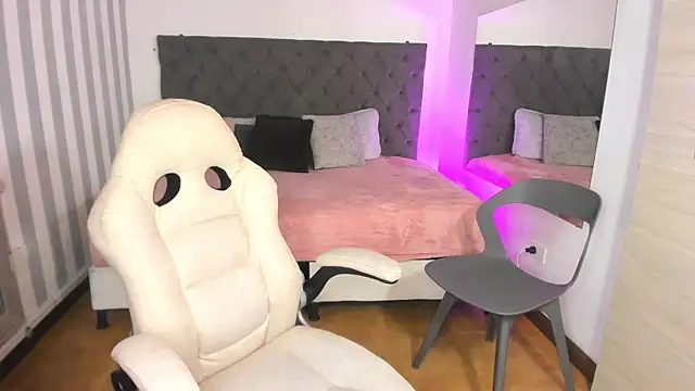 rebeca cortez  online show from March 7, 2025, 3:40 am