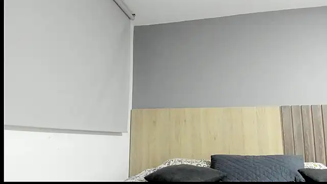 rebeca cortez  online show from December 2, 2025, 7:59 pm