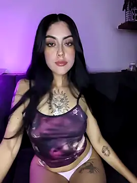 Snapshot of Mazikeen-- chatting on November 17, 2025, 10:36 pm Mazikeen-- online show from November 17, 2025, 10:36 pm