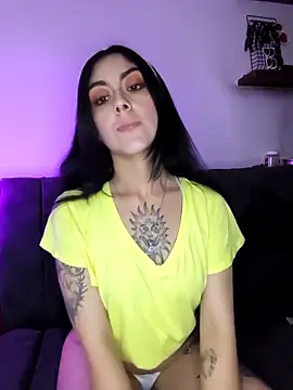 Snapshot of Mazikeen-- chatting on November 15, 2025, 10:14 pm Mazikeen-- online show from November 15, 2025, 10:14 pm