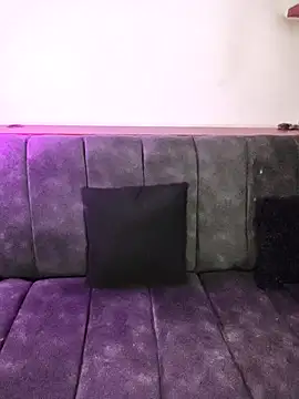 Snapshot of Mazikeen-- chatting on December 20, 2025, 10:34 pm Mazikeen-- online show from December 20, 2025, 10:34 pm