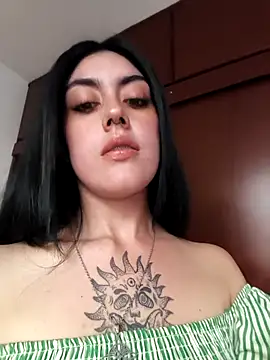 Snapshot of Mazikeen-- chatting on October 4, 2025, 9:38 pm Mazikeen-- online show from October 4, 2025, 9:38 pm