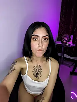 Snapshot of Mazikeen-- chatting on November 1, 2025, 11:09 pm Mazikeen-- online show from November 1, 2025, 11:09 pm