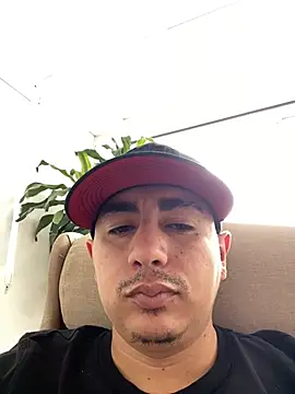 Snapshot of DanielGomez9 chatting on March 21, 2025, 4:29 pm DanielGomez9 online show from March 21, 2025, 4:29 pm