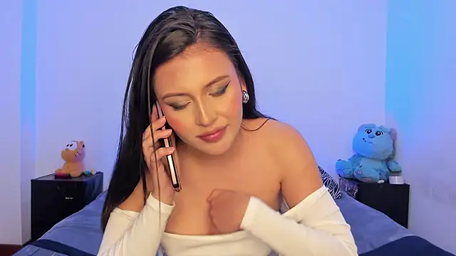 Snapshot of BradLovEmma_ chatting on January 27, 2025, 4:52 am BradLovEmma online show from January 27, 2025, 4:52 am