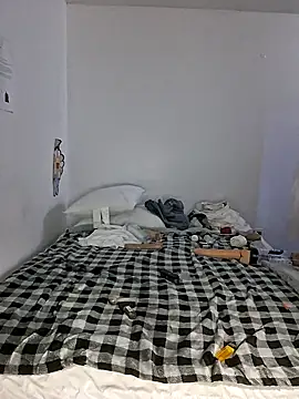 Snapshot of Puffgettingstuffed chatting on December 23, 2025, 9:19 am Puffgettingstuffed online show from December 23, 2025, 9:19 am