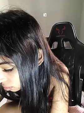 Snapshot of Livia_Diaz chatting on April 14, 2026, 5:29 pm Livia Diaz online show from April 14, 2026, 5:29 pm