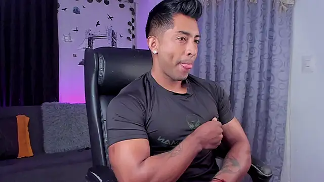 Couple muscle1 online show from March 17, 2025, 2:01 pm