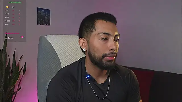 Snapshot of Couple_muscle1 chatting on May 28, 2026, 1:39 pm Couple muscle1 online show from May 28, 2026, 1:39 pm