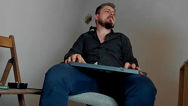 Snapshot of Master_Mark_Wayne chatting on November 16, 2025, 11:19 pm Master Mark Wayne online show from November 16, 2025, 11:19 pm