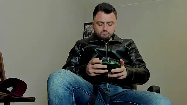 Snapshot of Master_Mark_Wayne chatting on November 26, 2025, 5:46 pm Master Mark Wayne online show from November 26, 2025, 5:46 pm