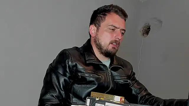 Snapshot of Master_Mark_Wayne chatting on October 25, 2025, 7:25 pm Master Mark Wayne online show from October 25, 2025, 7:25 pm