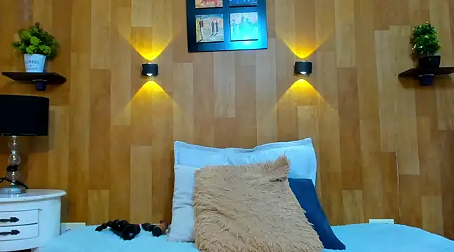 marianaa90 online show from March 18, 2025, 7:12 pm