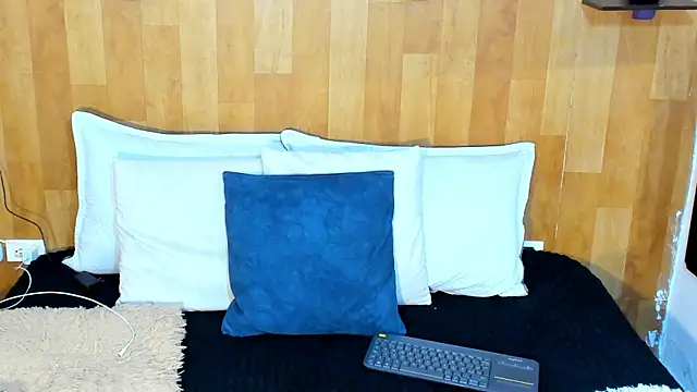 marianaa90 online show from October 23, 2025, 6:28 pm