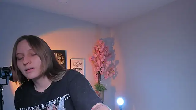 Snapshot of Siouxsie_cenobite chatting on June 20, 2026, 11:15 am Siouxsie cenobite online show from June 20, 2026, 11:15 am