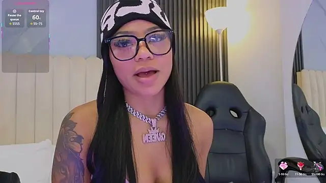Snapshot of Madiee_Rhea chatting on April 18, 2026, 8:31 pm Madiee Rhea online show from April 18, 2026, 8:31 pm
