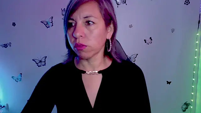 Lady breaks hearts online show from April 6, 2026, 12:50 pm